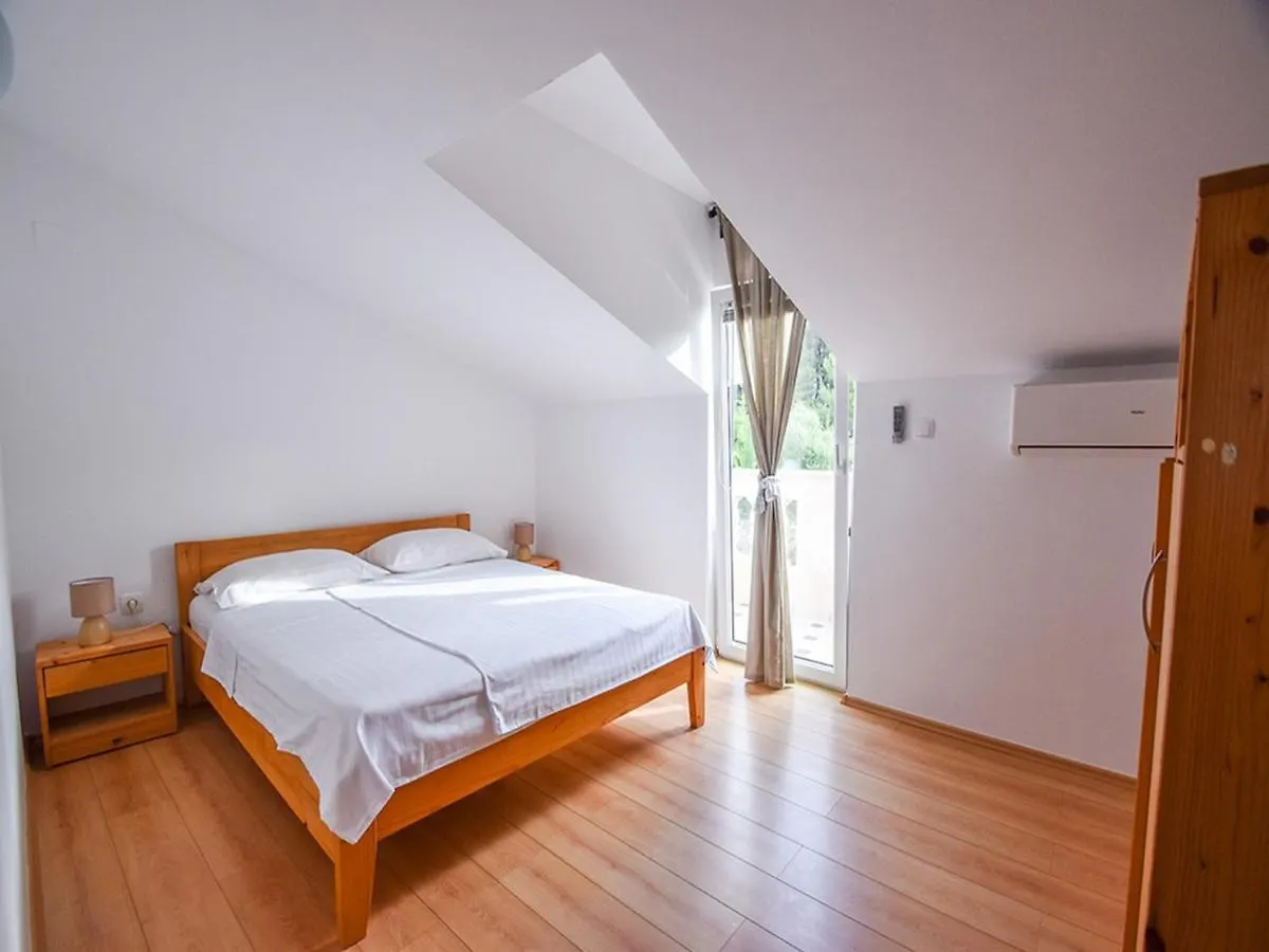 Guest house Apartments Jaklin Banjol