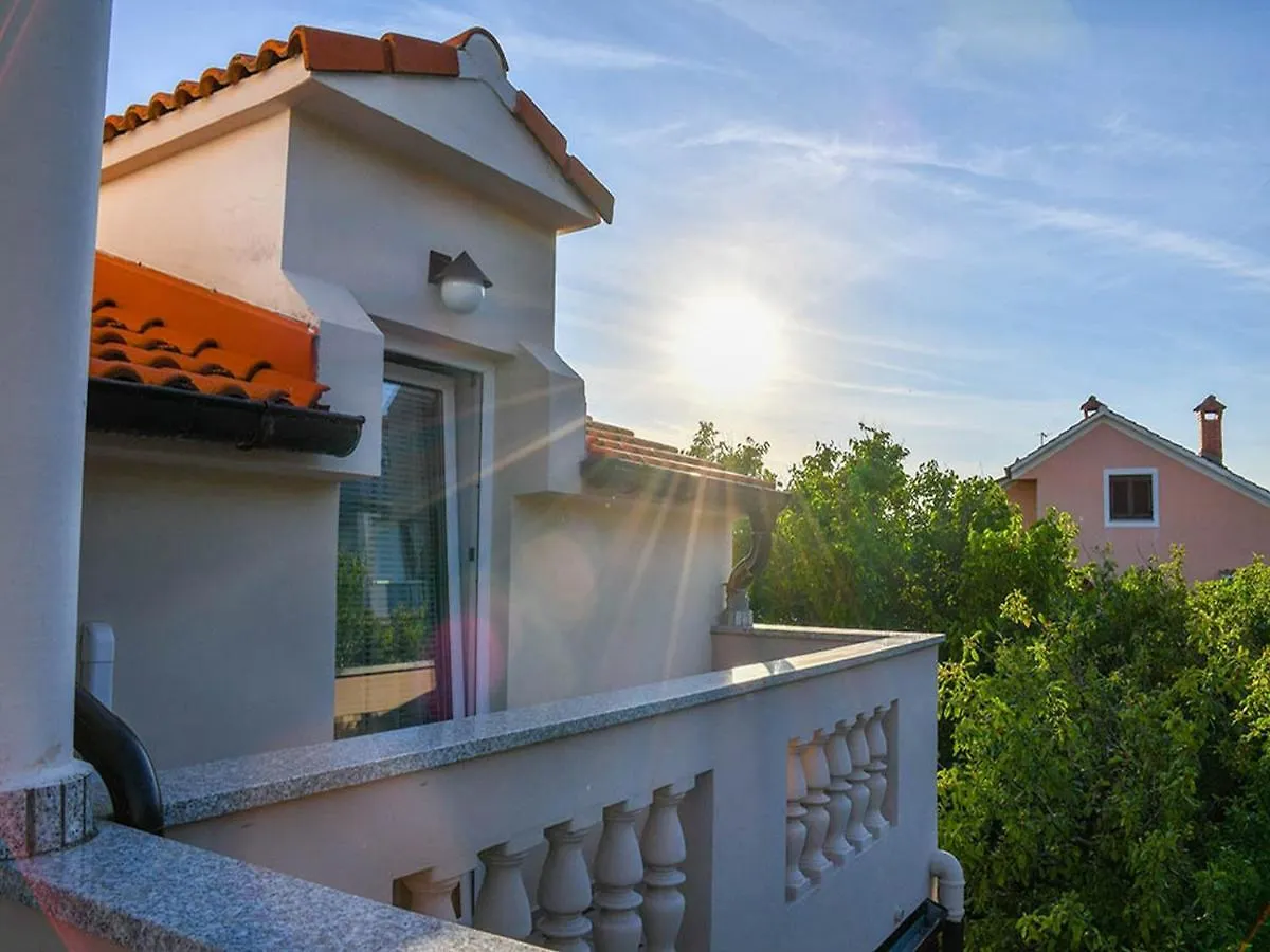 *** Guest house Apartments Jaklin Banjol Croatia