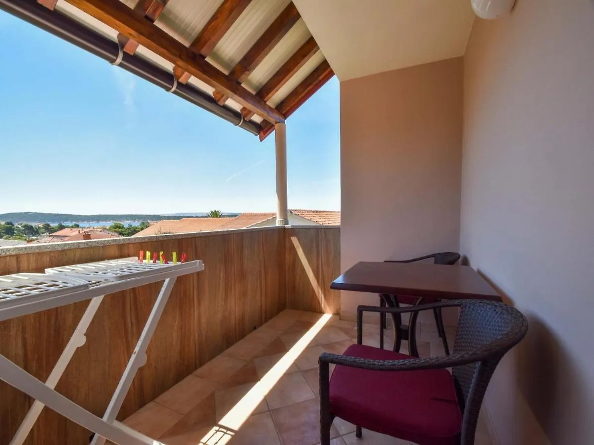 *** Guest house Apartments Jaklin Banjol Croatia